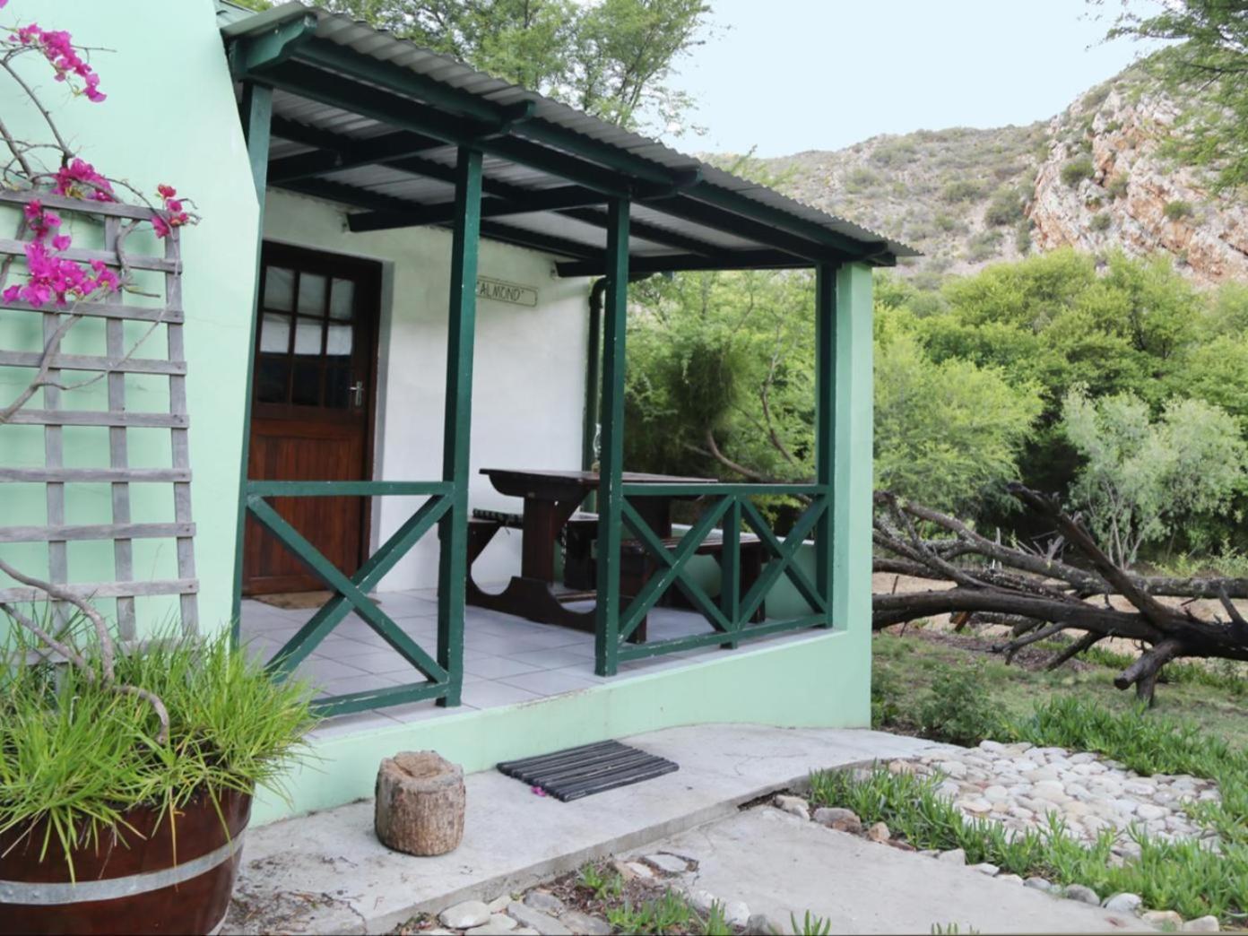 מונטאגו Rainbow Glen Self Catering Chalets חדר תמונה