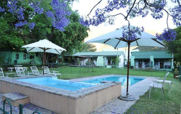 מונטאגו Rainbow Glen Self Catering Chalets מראה חיצוני תמונה
